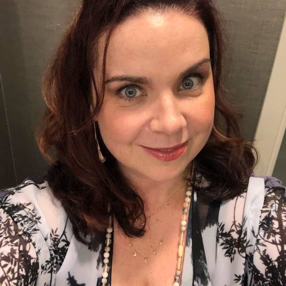 Meet your Posher, Colleen - Picture 1 of 8